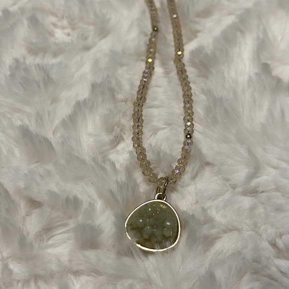 Vintage stretch crystal bead necklace with pendant - Picture 6 of 6